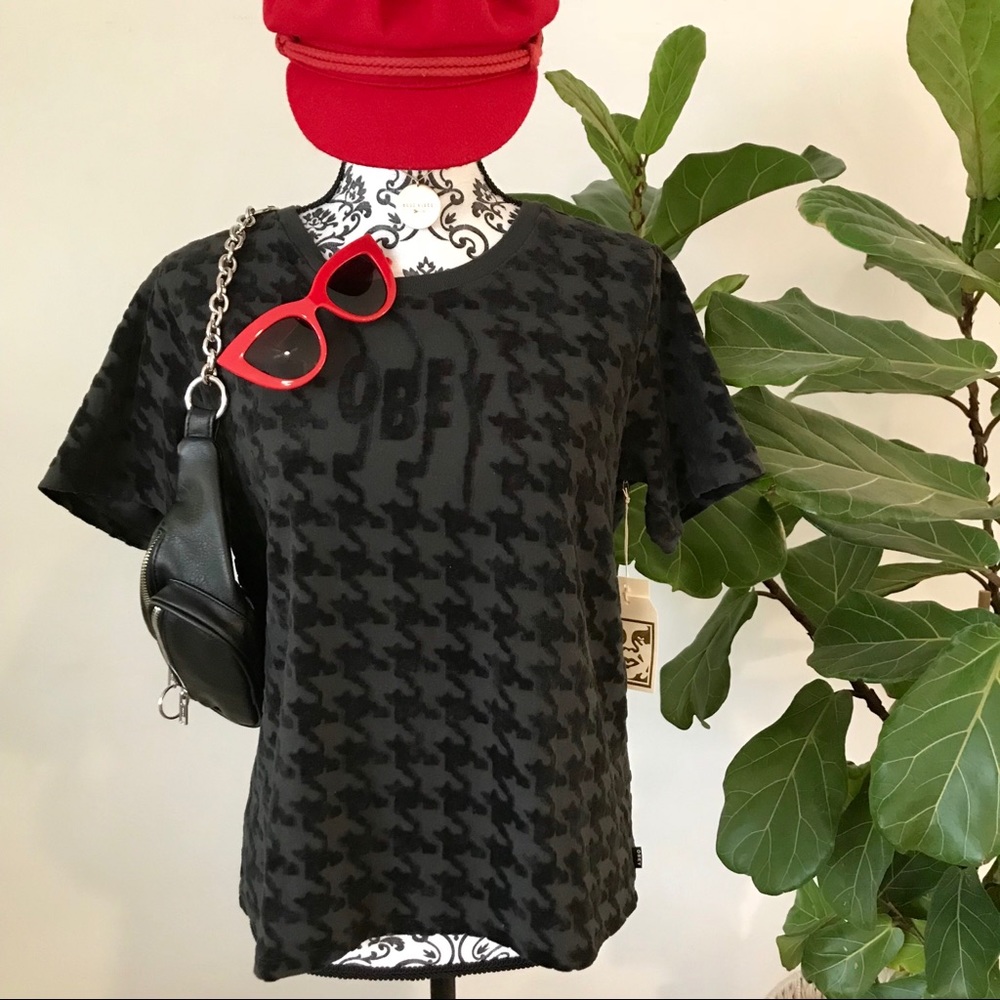 π₯π₯OBEY - CRUSHED VELVET TOPπ₯π₯ - Picture 1 of 5